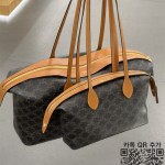 셀린느 스몰 더플백 트리옹프 캔버스 내추럴 카프스킨  L10893