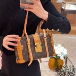 루이비통 말드주르 모노그램 핸드백 M3A169