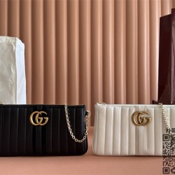 루이비통 젯셋 GG 마몽 스트랩 파우치 A006X2