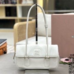 미우미우 아르카디 가죽백 5BD282