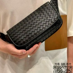 보테가 베네타 인트레치아토 레더 벨트백 블랙 876334