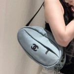 샤넬 26M 코코비치 스트랩 클러치백 라운드 파우치 캔버스 2컬러 베이지 블루 AP5269